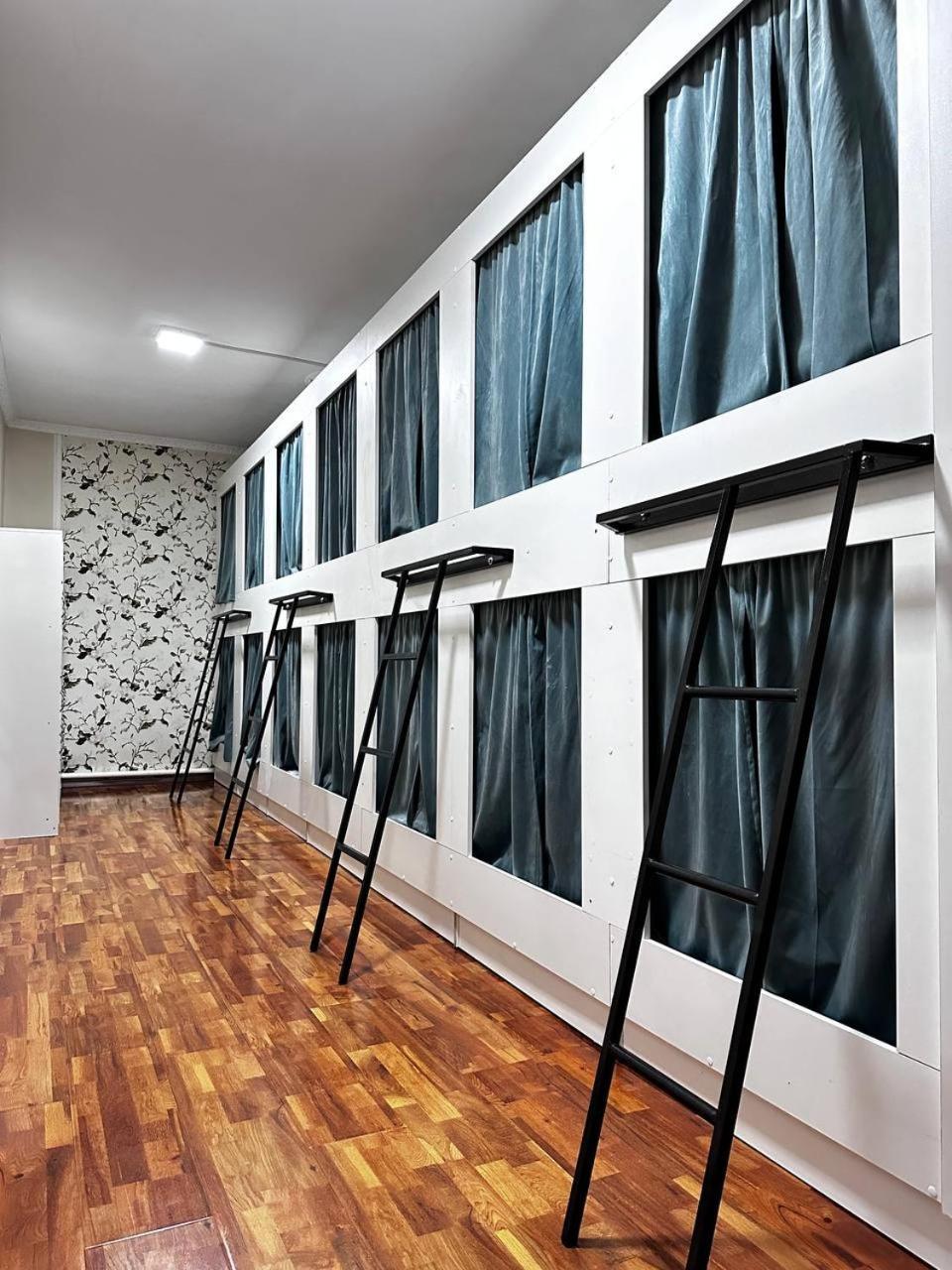 Nomadstan Capsule Hostel คาราโคล ภายนอก รูปภาพ