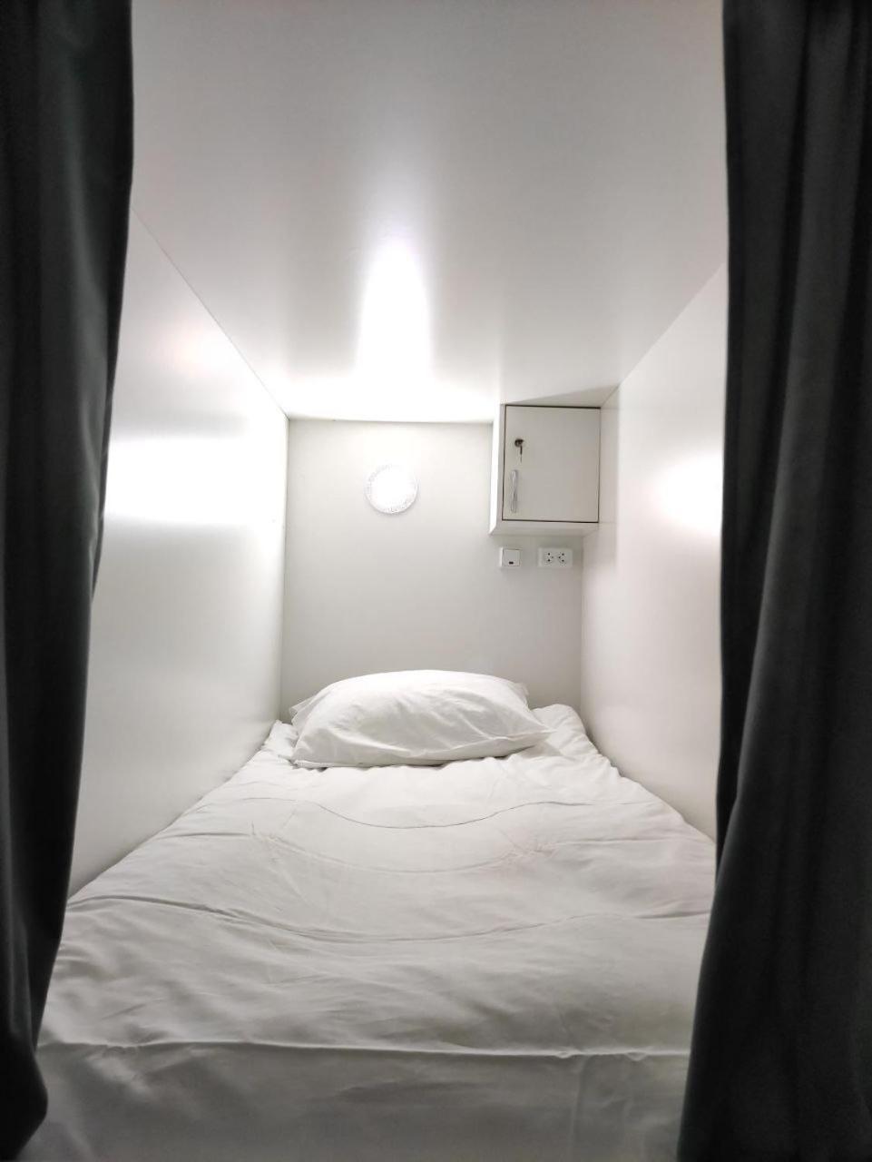 Nomadstan Capsule Hostel คาราโคล ภายนอก รูปภาพ